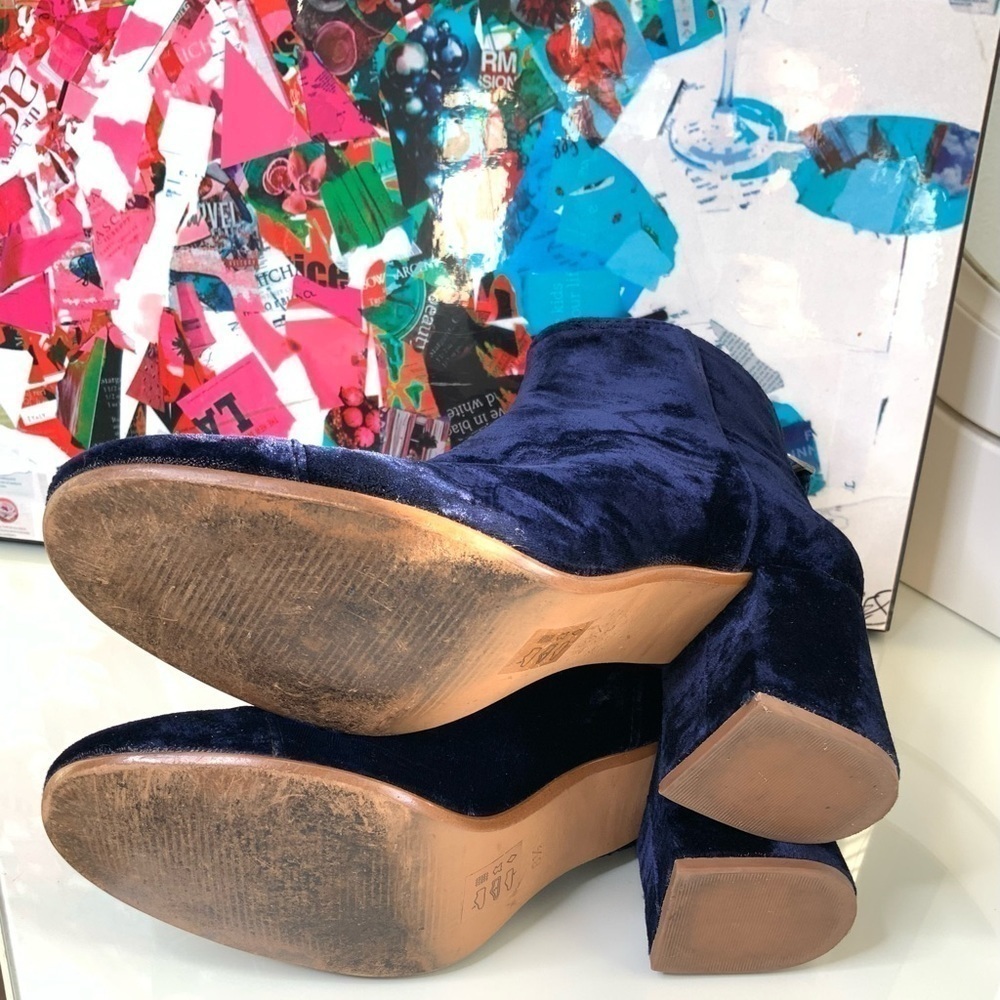 Madewell The Jillian Boot in Velvet - Picture 3 of 10